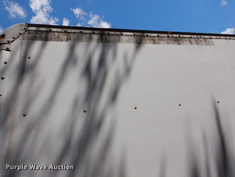 image for item DS8046 2001 International 4700  box truck