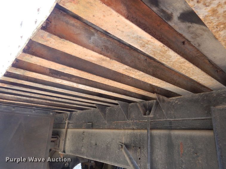 image for item DS8046 2001 International 4700  box truck