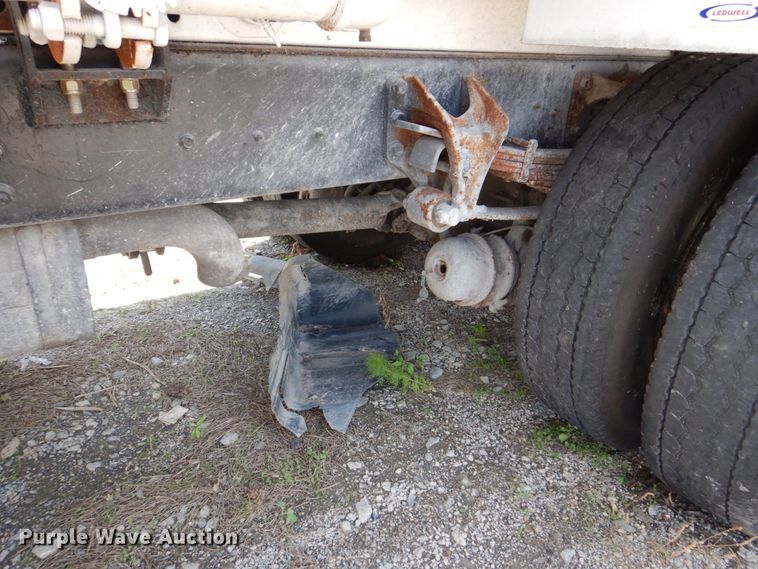 image for item DS8047 2006 Ford F750 Super Duty  water truck