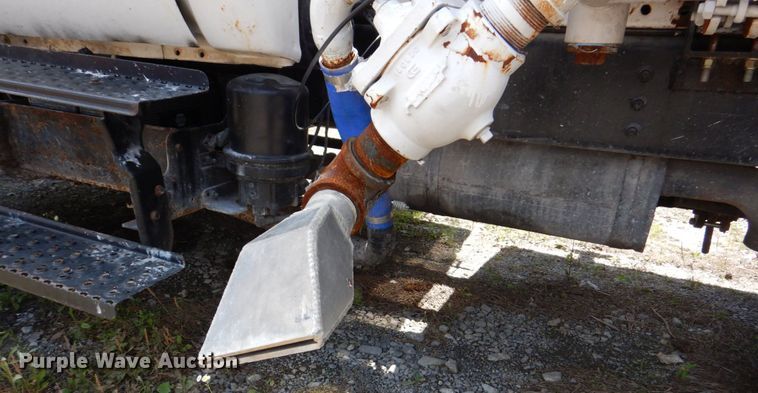 image for item DS8047 2006 Ford F750 Super Duty  water truck