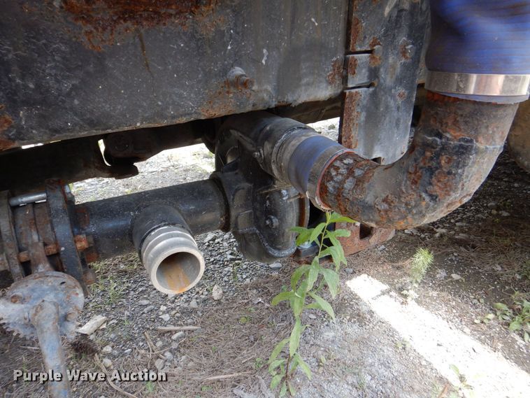 image for item DS8047 2006 Ford F750 Super Duty  water truck