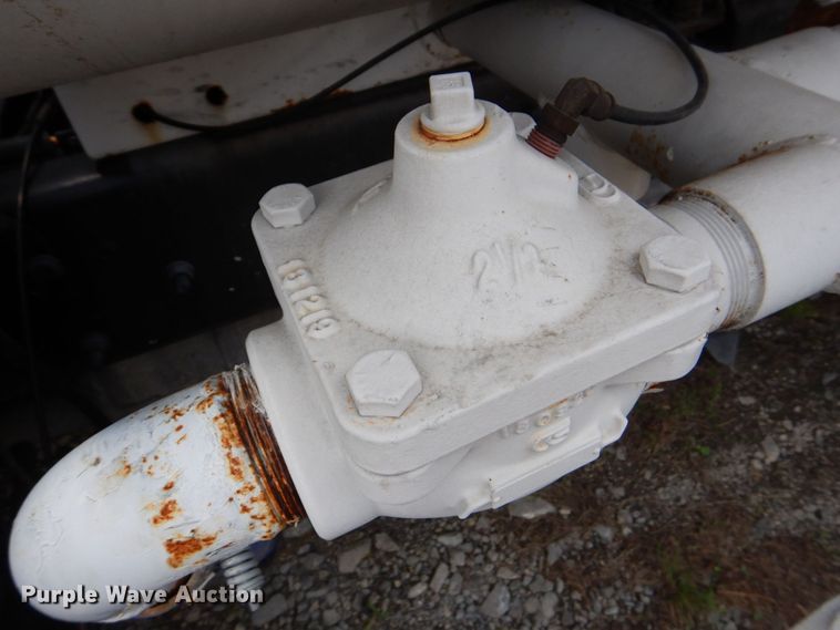 image for item DS8047 2006 Ford F750 Super Duty  water truck