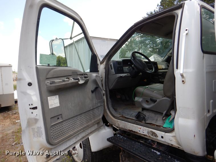 image for item DS8047 2006 Ford F750 Super Duty  water truck