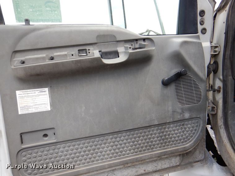 image for item DS8047 2006 Ford F750 Super Duty  water truck