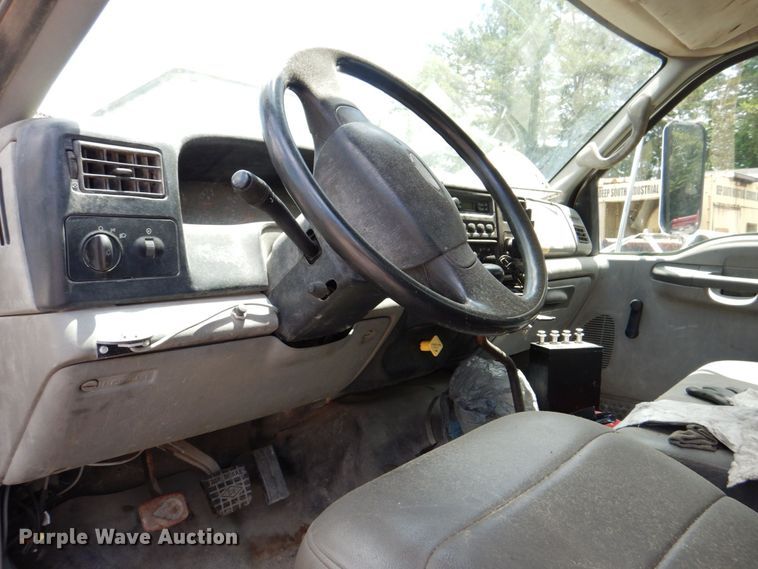 image for item DS8047 2006 Ford F750 Super Duty  water truck