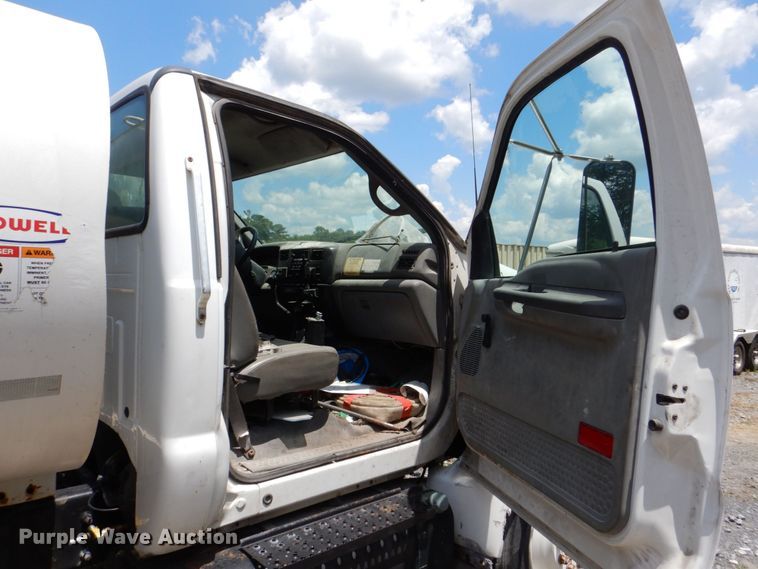 image for item DS8047 2006 Ford F750 Super Duty  water truck