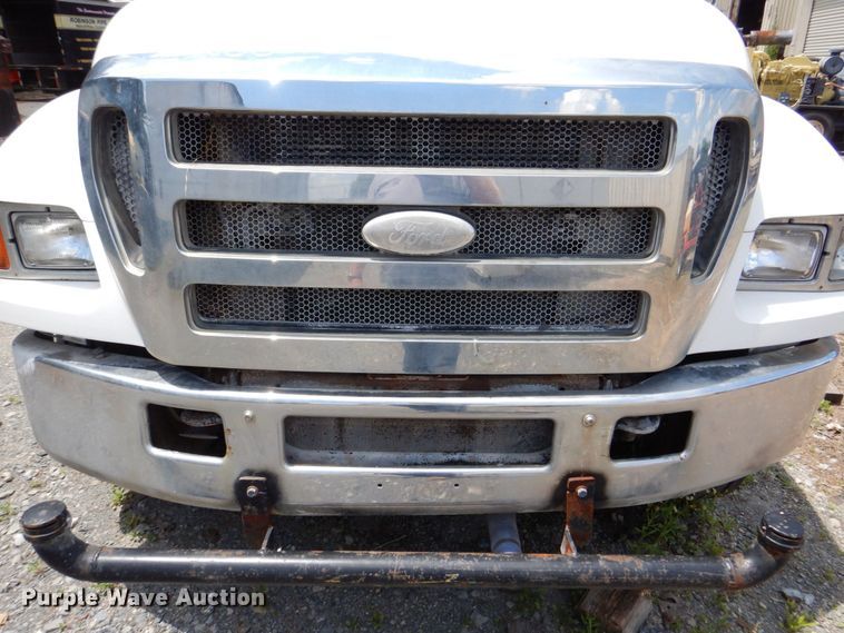 image for item DS8047 2006 Ford F750 Super Duty  water truck