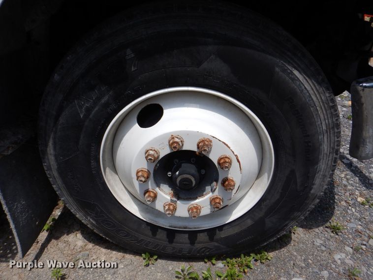 image for item DS8047 2006 Ford F750 Super Duty  water truck