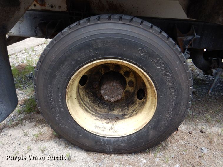 image for item DS8047 2006 Ford F750 Super Duty  water truck