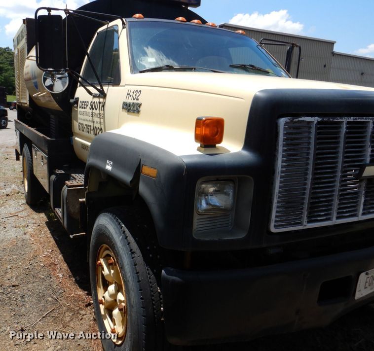 image for item DS8048 1991 Chevrolet Kodiak C6500  vacuum truck