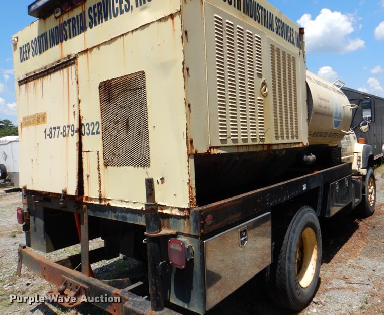 image for item DS8048 1991 Chevrolet Kodiak C6500  vacuum truck