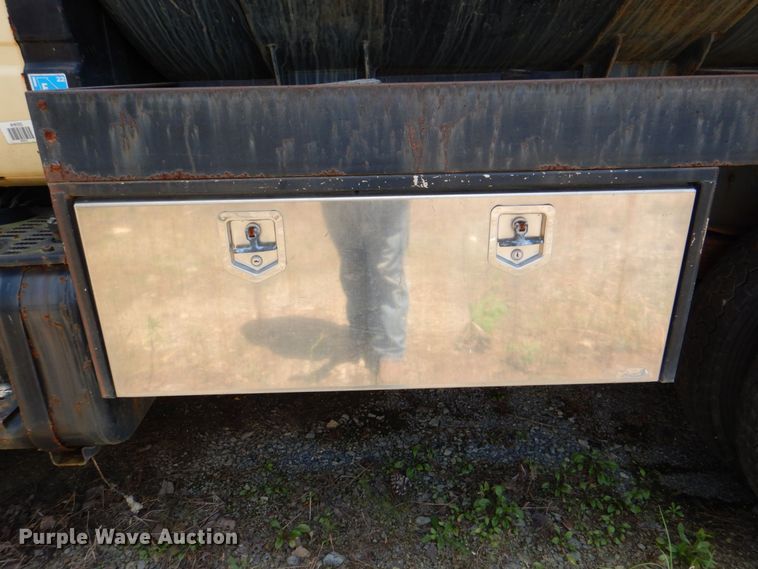 image for item DS8048 1991 Chevrolet Kodiak C6500  vacuum truck