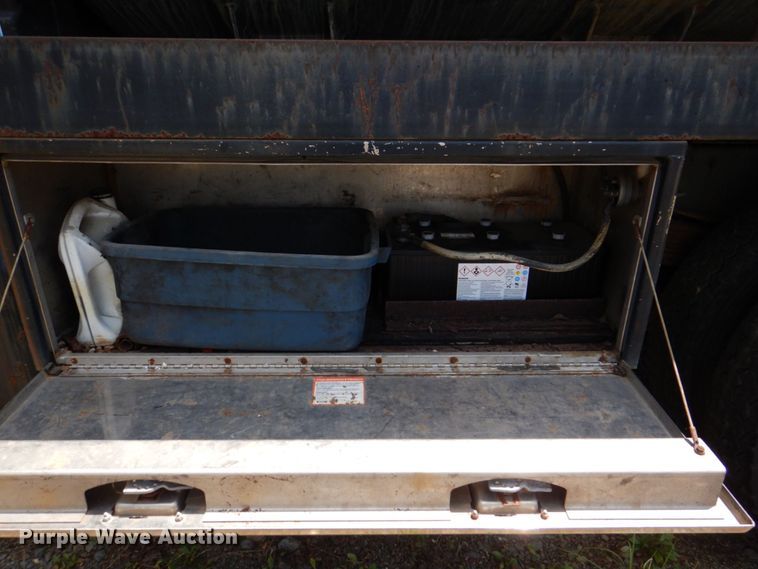 image for item DS8048 1991 Chevrolet Kodiak C6500  vacuum truck