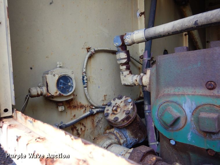 image for item DS8048 1991 Chevrolet Kodiak C6500  vacuum truck