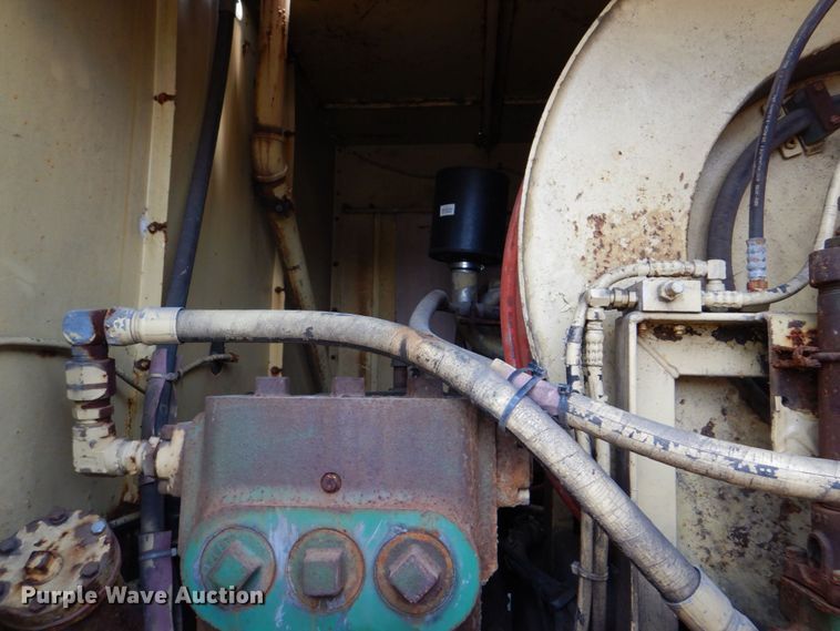 image for item DS8048 1991 Chevrolet Kodiak C6500  vacuum truck