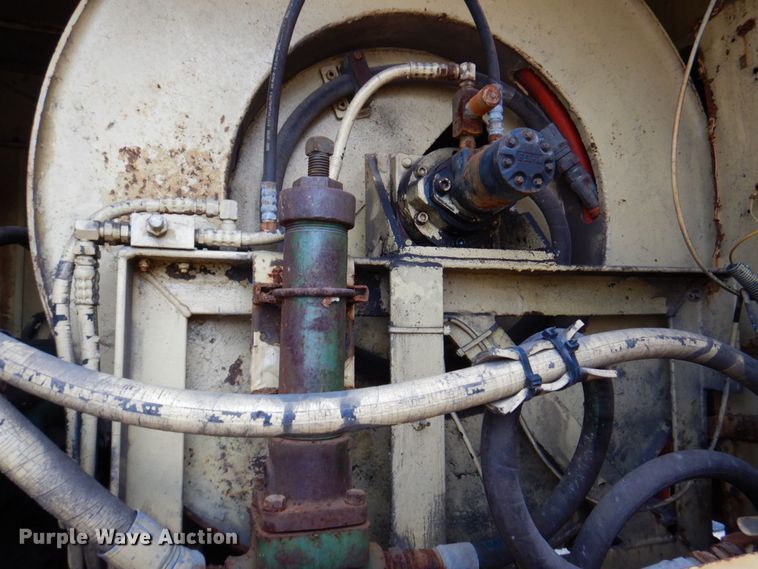 image for item DS8048 1991 Chevrolet Kodiak C6500  vacuum truck