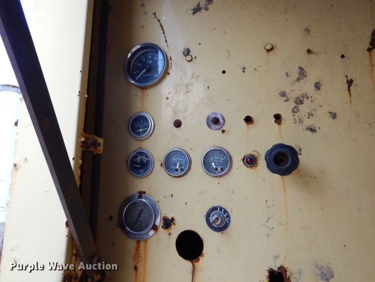 image for item DS8048 1991 Chevrolet Kodiak C6500  vacuum truck