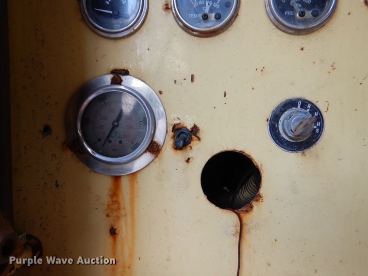 image for item DS8048 1991 Chevrolet Kodiak C6500  vacuum truck