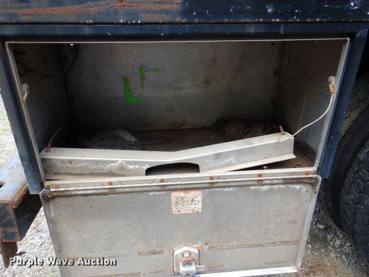 image for item DS8048 1991 Chevrolet Kodiak C6500  vacuum truck