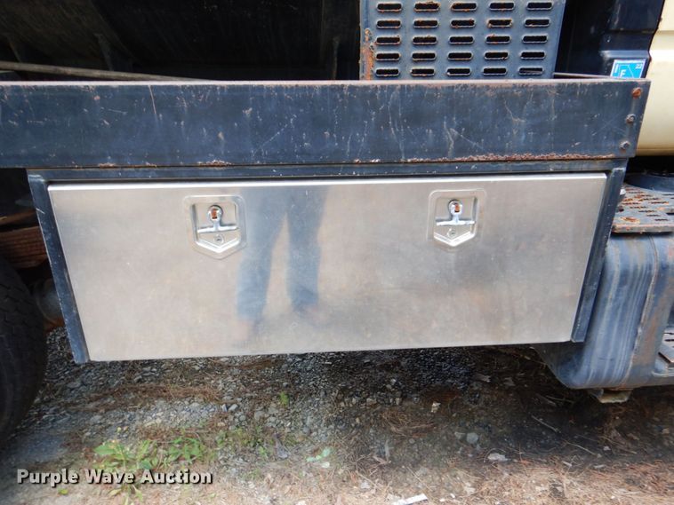 image for item DS8048 1991 Chevrolet Kodiak C6500  vacuum truck