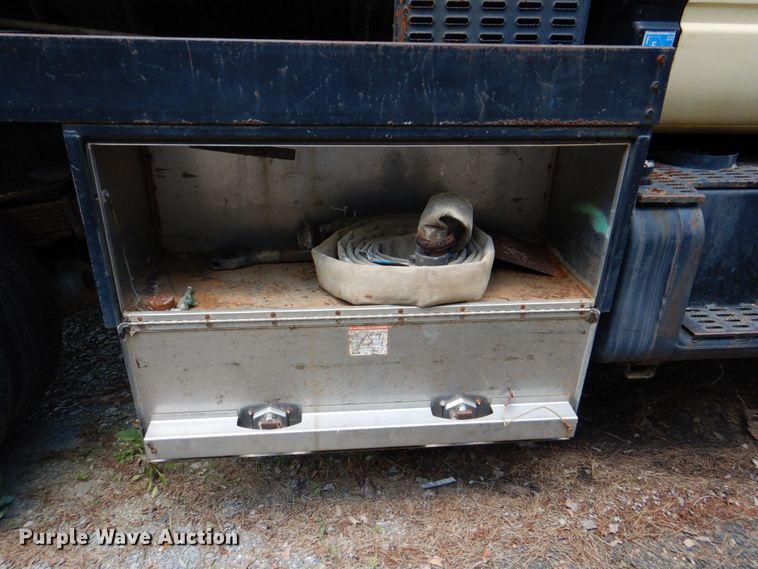 image for item DS8048 1991 Chevrolet Kodiak C6500  vacuum truck