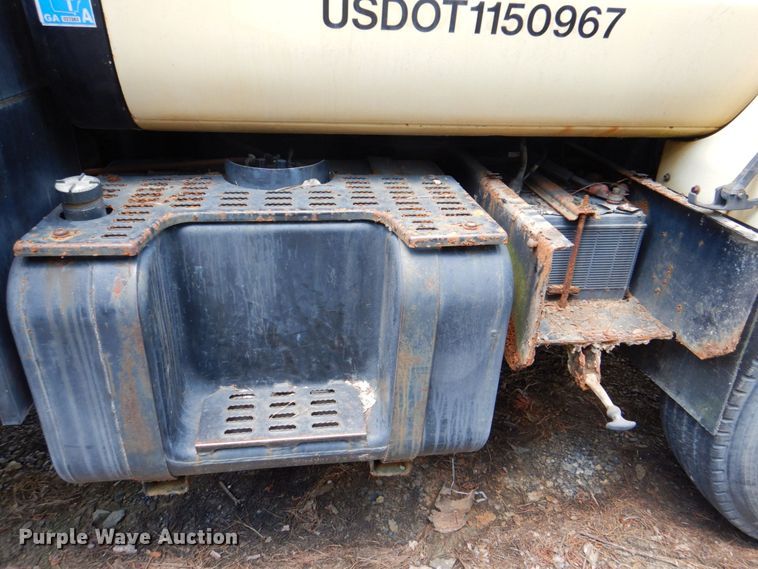 image for item DS8048 1991 Chevrolet Kodiak C6500  vacuum truck