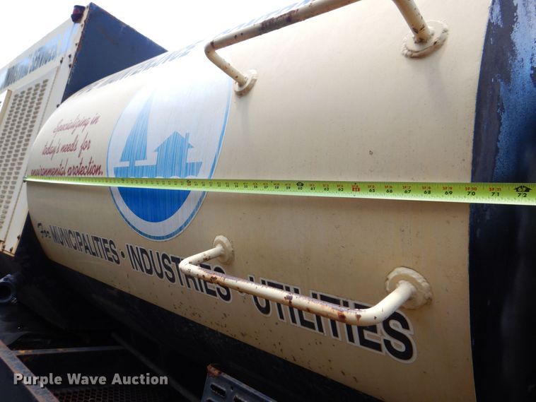 image for item DS8048 1991 Chevrolet Kodiak C6500  vacuum truck