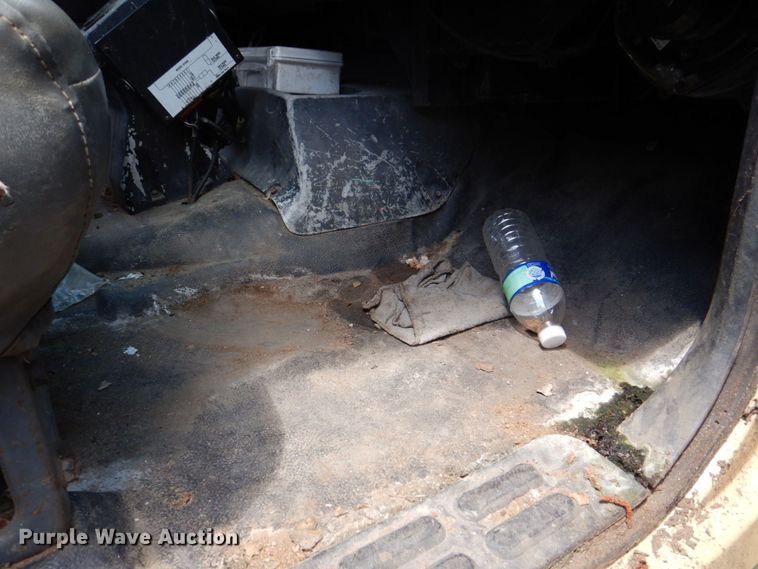 image for item DS8048 1991 Chevrolet Kodiak C6500  vacuum truck