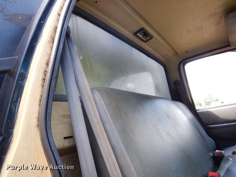 image for item DS8048 1991 Chevrolet Kodiak C6500  vacuum truck