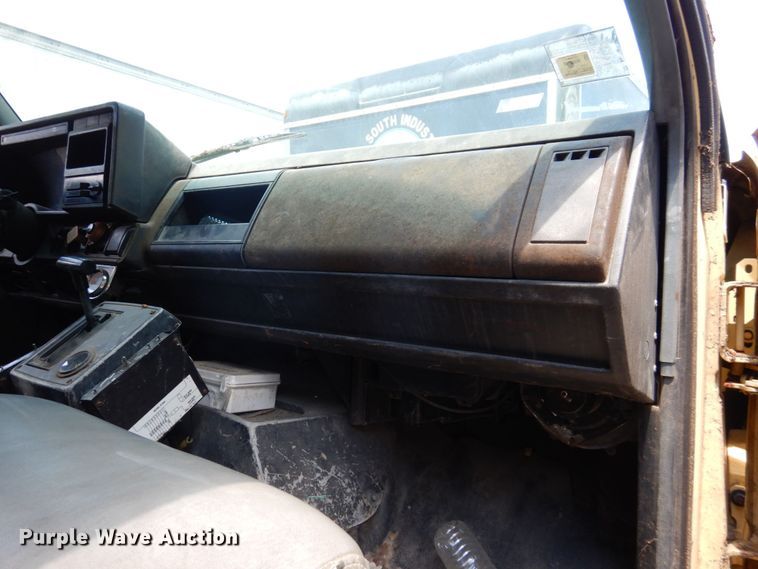 image for item DS8048 1991 Chevrolet Kodiak C6500  vacuum truck