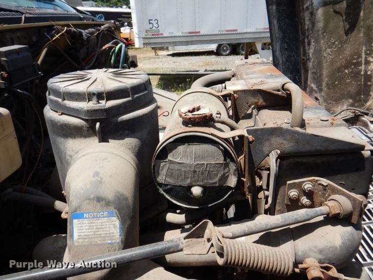 image for item DS8048 1991 Chevrolet Kodiak C6500  vacuum truck