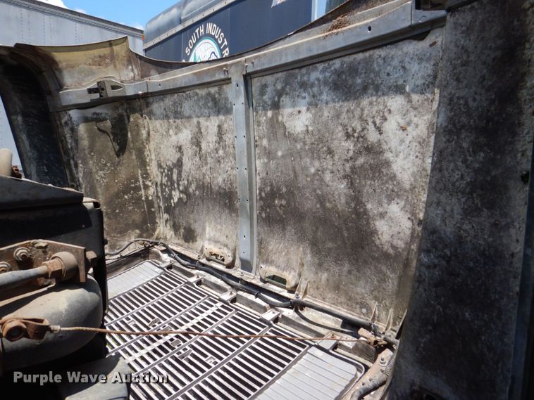 image for item DS8048 1991 Chevrolet Kodiak C6500  vacuum truck