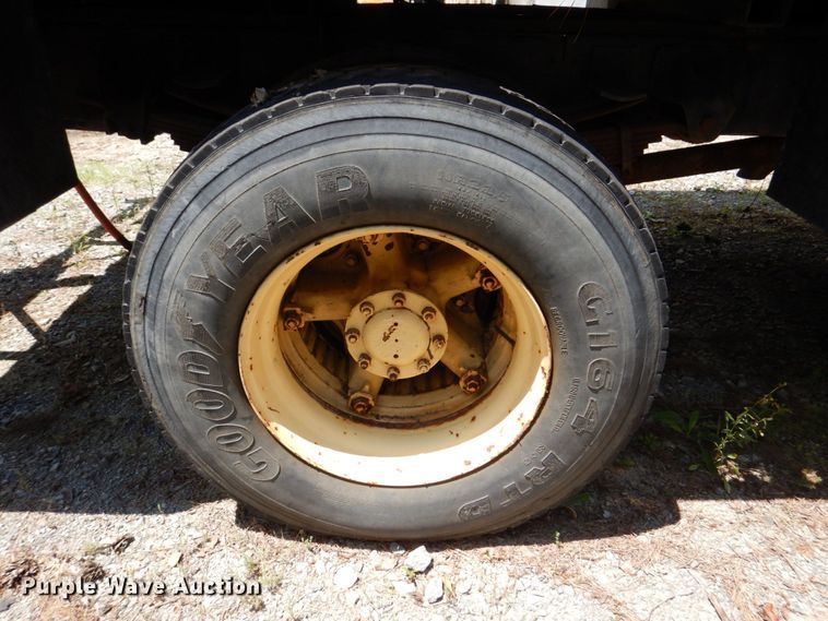 image for item DS8048 1991 Chevrolet Kodiak C6500  vacuum truck