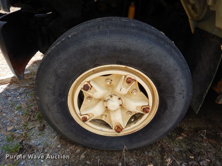 image for item DS8048 1991 Chevrolet Kodiak C6500  vacuum truck