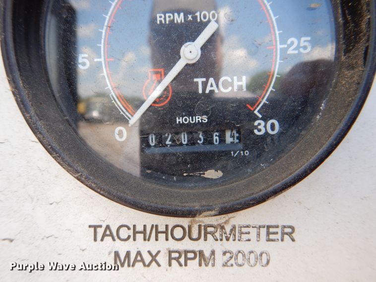 image for item DS8049 2002 Volvo VHD  vacuum truck