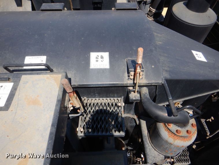 image for item DS8049 2002 Volvo VHD  vacuum truck