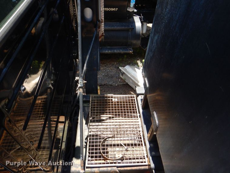 image for item DS8049 2002 Volvo VHD  vacuum truck