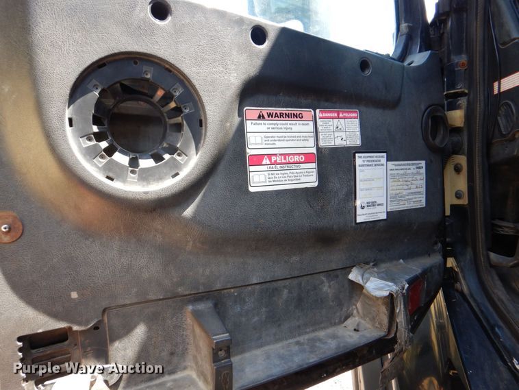 image for item DS8049 2002 Volvo VHD  vacuum truck