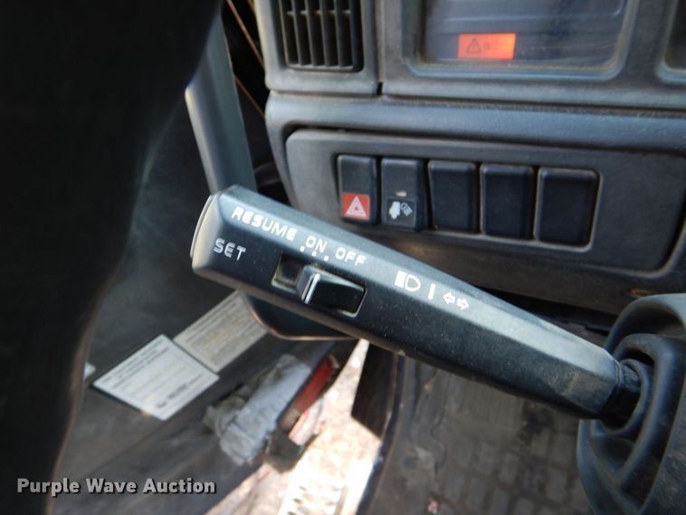 image for item DS8049 2002 Volvo VHD  vacuum truck