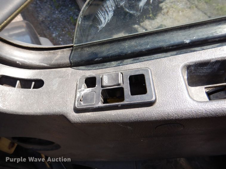 image for item DS8049 2002 Volvo VHD  vacuum truck