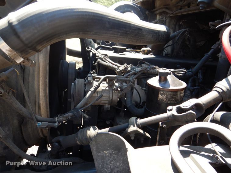 image for item DS8049 2002 Volvo VHD  vacuum truck