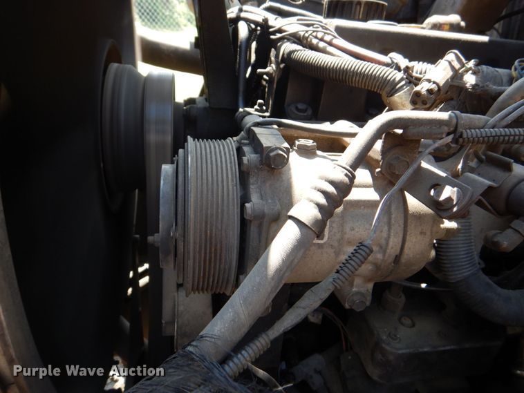 image for item DS8049 2002 Volvo VHD  vacuum truck