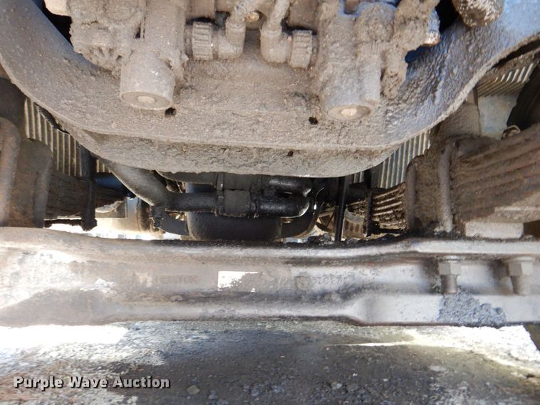 image for item DS8049 2002 Volvo VHD  vacuum truck