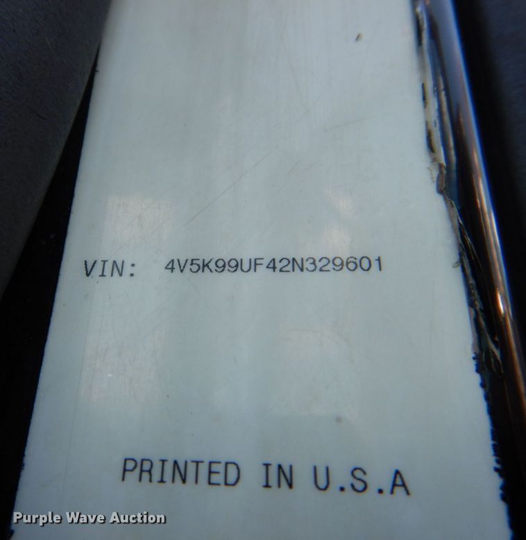 image for item DS8049 2002 Volvo VHD  vacuum truck