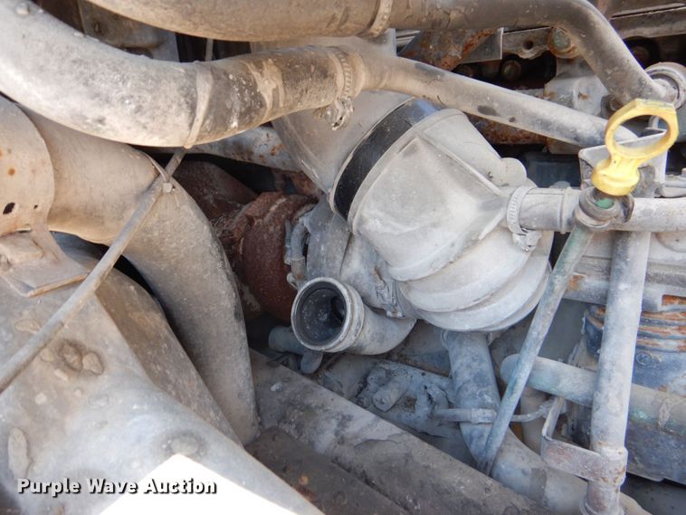 image for item DS8050 2002 Volvo VHD  vacuum truck