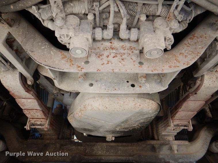 image for item DS8050 2002 Volvo VHD  vacuum truck