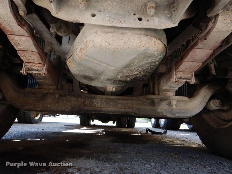 image for item DS8050 2002 Volvo VHD  vacuum truck