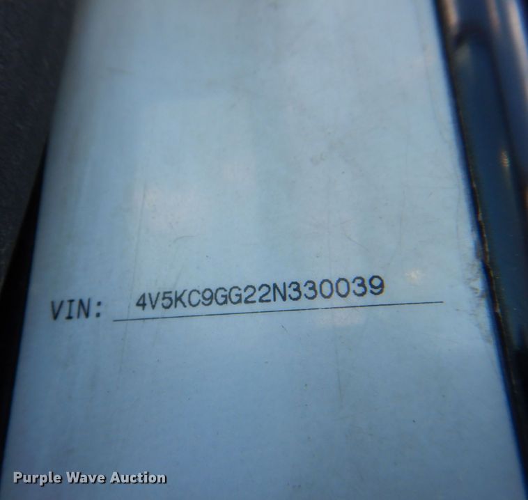 image for item DS8050 2002 Volvo VHD  vacuum truck