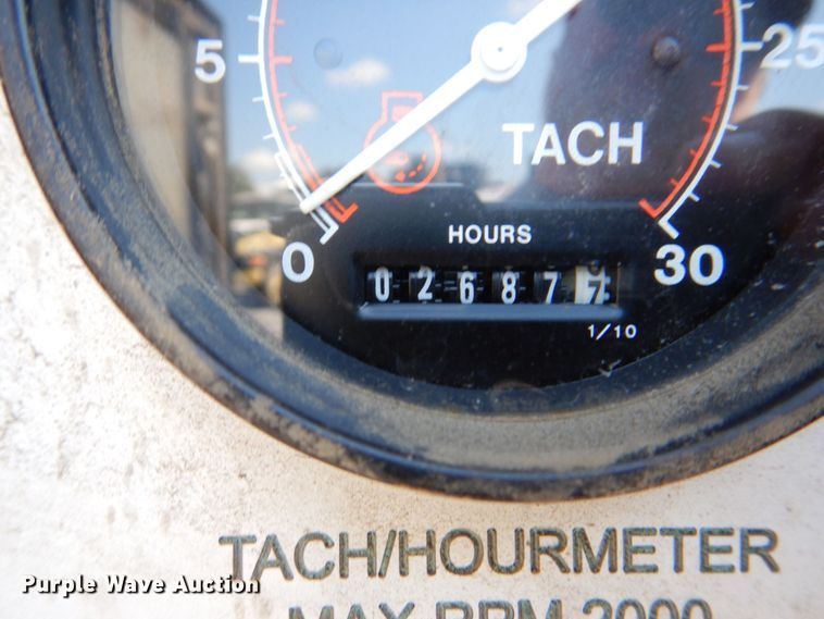 image for item DS8051 2002 Volvo VHD  vacuum truck