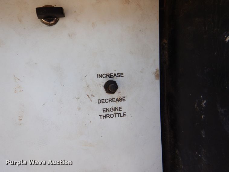 image for item DS8051 2002 Volvo VHD  vacuum truck